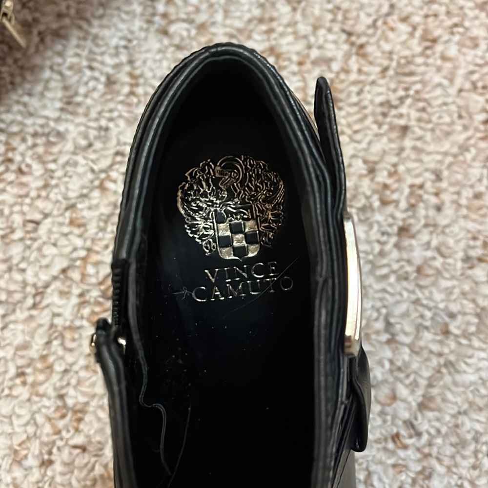 Vince camuto nice black heels!!!